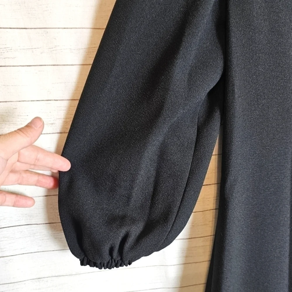 ELIZA J BLACK SHIFT DRESS W PIRATE SLEEVES, SZ 6